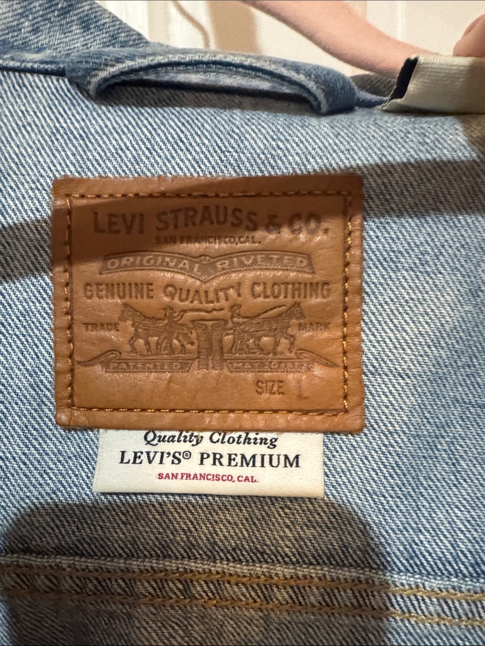 Levi's Light Wash Denim Trucker Jacket - Picture 2 of 4